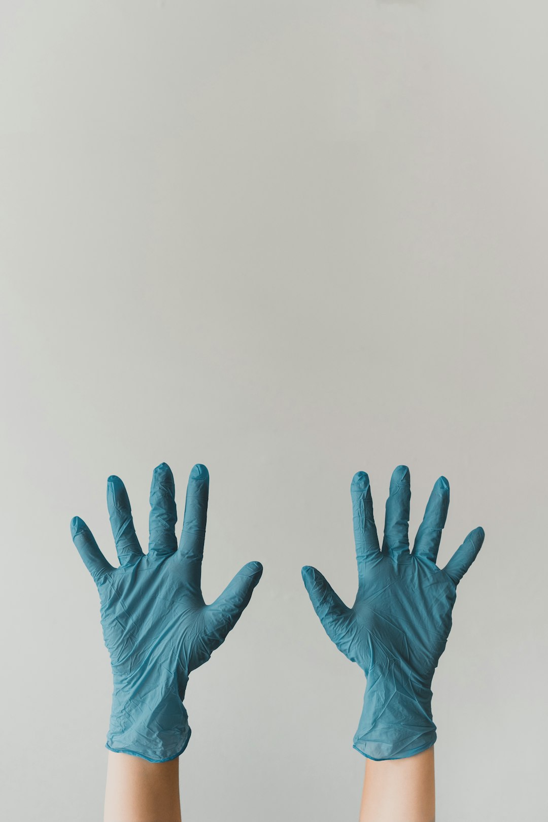 creative-01 Glove up! (IG: @clay.banks)